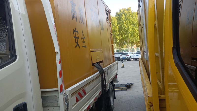 细河如何判断柴油发电机组和UPS电源的切换时间是否符合要求？