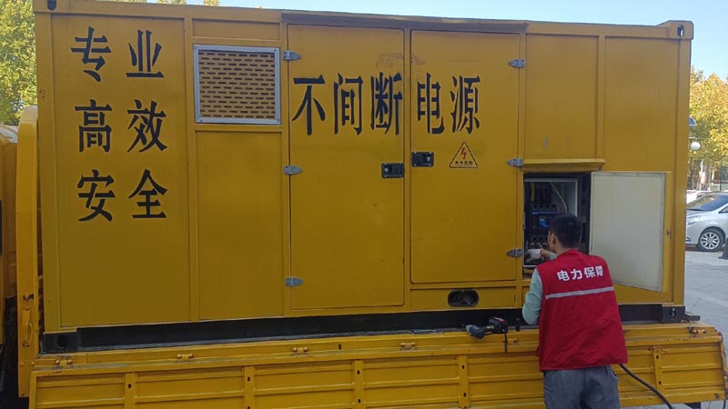 细河柴油发电机组和UPS电源配合使用时，如何避免切换过程中的电力中断？